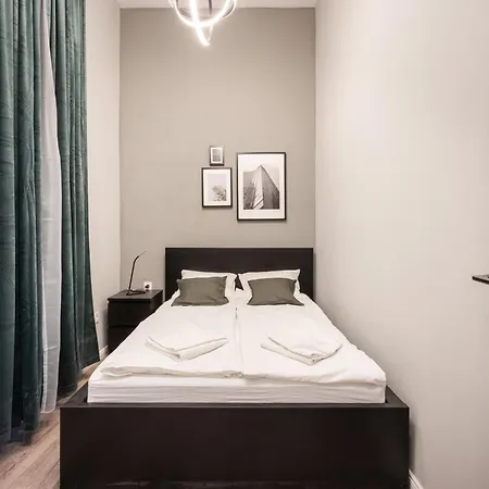 Apartment Akacfa 27 Two Bedroom Budapest